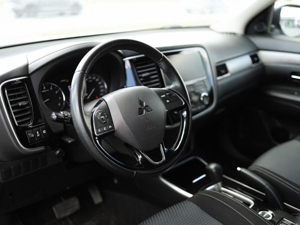 Mitsubishi Outlander III Рестайлинг 3 с пробегом 2018 года, цена 2 370 000 рублей, 80200 км, внедорожник, Автокод Объявления