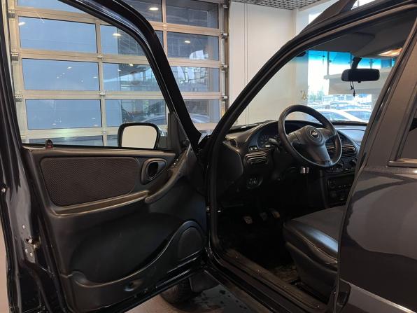 Chevrolet Niva I Рестайлинг с пробегом 2011 года, цена 370 000 рублей, 287364 км, внедорожник, Автокод Объявления