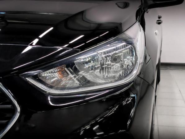 Hyundai Solaris II с пробегом 2017 года, цена 1 015 000 рублей, 226605 км, седан, Автокод Объявления