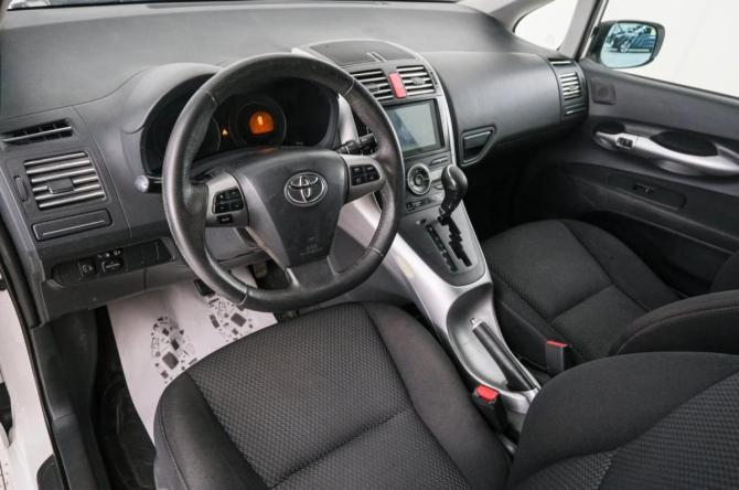 Toyota Auris I Рестайлинг с пробегом 2010 года, цена 879 000 рублей, 180000 км, хэтчбек, Автокод Объявления