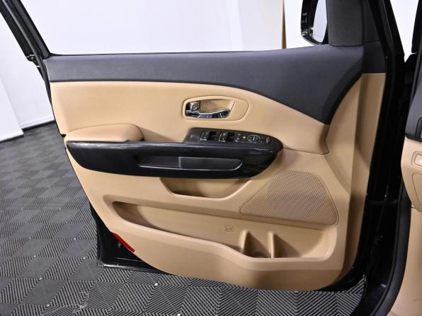 Kia Carnival III с пробегом 2018 года, цена 2 799 000 рублей, 92000 км, минивэн, Автокод Объявления