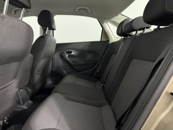 Volkswagen Polo V Рестайлинг с пробегом 2016 года, цена 1 190 000 рублей, 202000 км, седан, Автокод Объявления