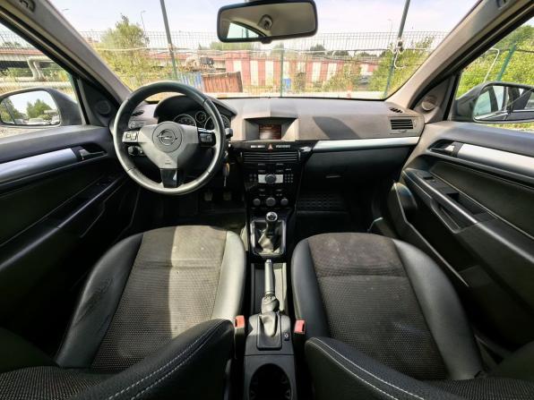Opel Astra H Рестайлинг с пробегом 2010 года, цена 349 000 рублей, 257260 км, хэтчбек, Автокод Объявления