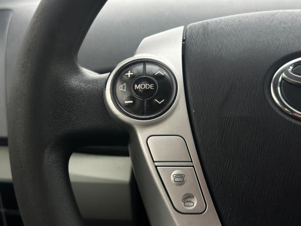 Toyota Prius III Рестайлинг (XW30) с пробегом 2013 года, цена 1 064 000 рублей, 160516 км, лифтбек, Автокод Объявления