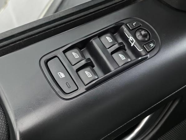 Land Rover Freelander II Рестайлинг 2 с пробегом 2012 года, цена 1 199 000 рублей, 261650 км, внедорожник, Автокод Объявления