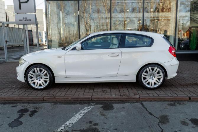 BMW 1 серии I (E81/E82/E87/E88) Рестайлинг с пробегом 2010 года, цена 655 000 рублей, 304000 км, хэтчбек, Автокод Объявления