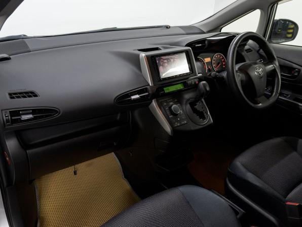 Toyota Wish II Рестайлинг с пробегом 2013 года, цена 1 499 000 рублей, 117391 км, минивэн, Автокод Объявления