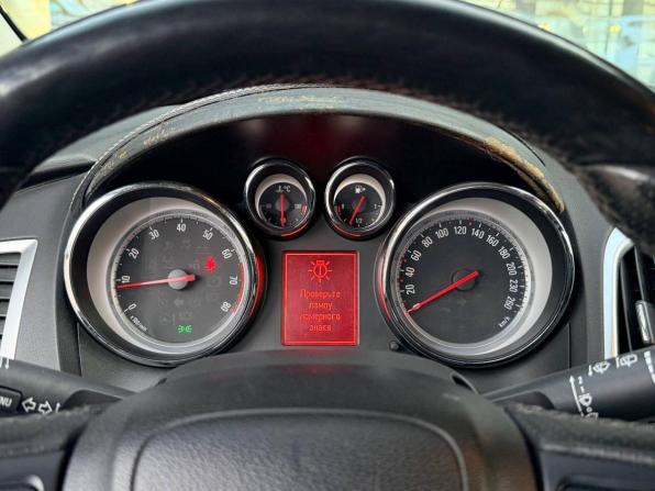 Opel Astra J Рестайлинг с пробегом 2013 года, цена 898 000 рублей, 145000 км, хэтчбек, Автокод Объявления