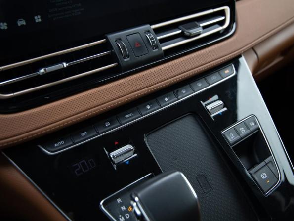 Hongqi HQ9 с пробегом 2022 года, цена 3 599 000 рублей, 112351 км, минивэн, Автокод Объявления