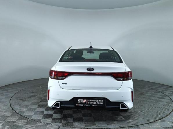 Kia Rio IV Рестайлинг с пробегом 2020 года, цена 1 448 000 рублей, 50461 км, седан, Автокод Объявления