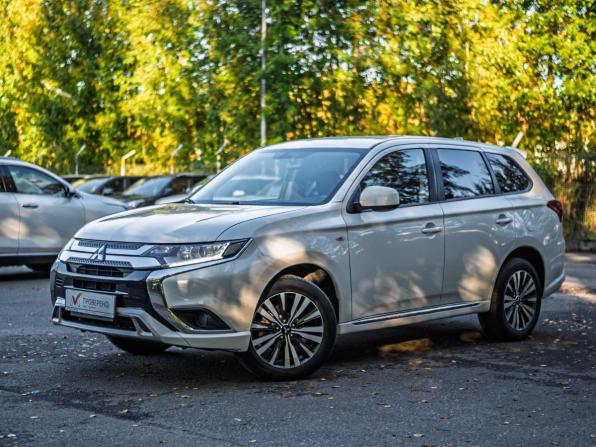 Mitsubishi Outlander IV с пробегом 2022 года, цена 2 150 000 рублей, 49040 км, внедорожник, Автокод Объявления