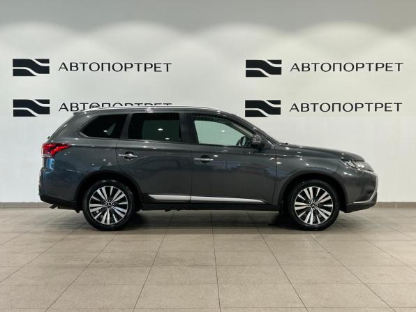Mitsubishi Outlander III Рестайлинг 3 с пробегом 2021 года, цена 2 049 000 рублей, 180260 км, внедорожник, Автокод Объявления