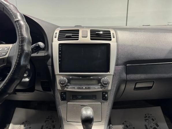 Toyota Avensis III с пробегом 2011 года, цена 1 000 000 рублей, 301000 км, универсал, Автокод Объявления