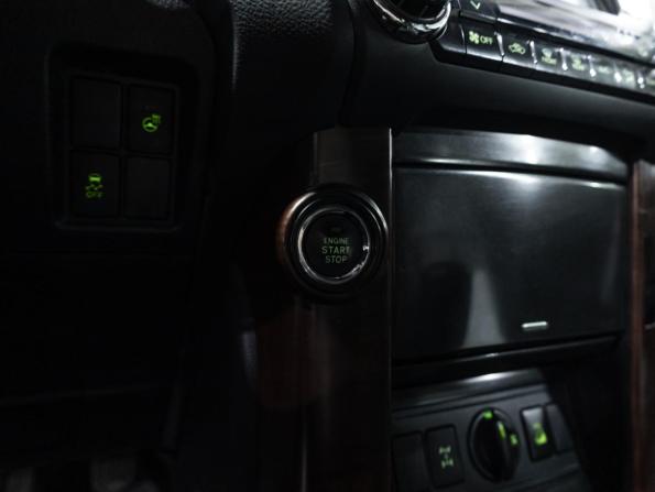 Toyota Land Cruiser Prado 150 Series Рестайлинг 1 с пробегом 2015 года, цена 2 999 585 рублей, 241627 км, внедорожник, Автокод Объявления
