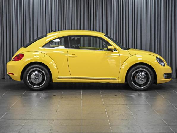 Volkswagen Beetle II (A5) с пробегом 2013 года, цена 1 399 000 рублей, 102646 км, хэтчбек, Автокод Объявления