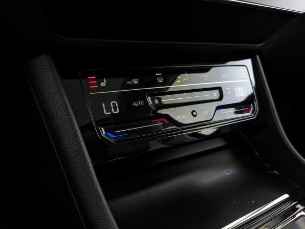 Skoda Superb III Рестайлинг с пробегом 2024 года, цена 2 900 000 рублей, 66490 км, лифтбек, Автокод Объявления