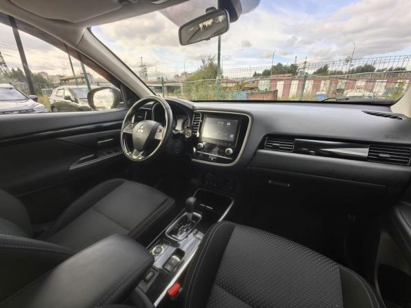 Mitsubishi Outlander III Рестайлинг 3 с пробегом 2021 года, цена 1 909 000 рублей, 56074 км, внедорожник, Автокод Объявления