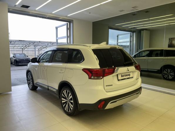 Mitsubishi Outlander III Рестайлинг 3 с пробегом 2019 года, цена 2 200 000 рублей, 131172 км, внедорожник, Автокод Объявления
