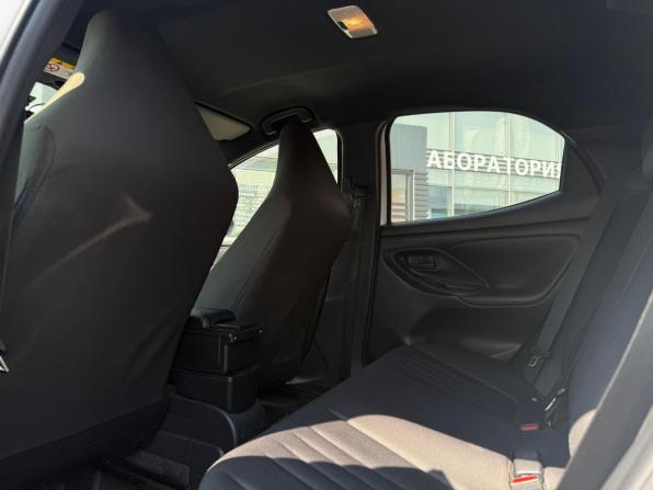 Toyota Yaris IV с пробегом 2021 года, цена 1 199 000 рублей, 31475 км, хэтчбек, Автокод Объявления