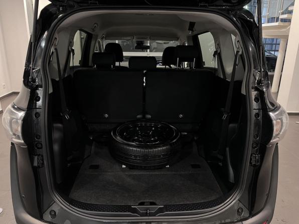 Toyota Sienta II Рестайлинг с пробегом 2020 года, цена 1 859 000 рублей, 66650 км, компактвэн, Автокод Объявления