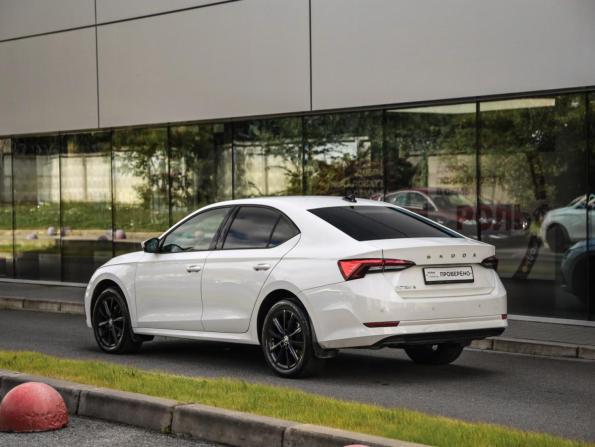 Skoda Octavia IV (A8) с пробегом 2021 года, цена 2 449 000 рублей, 44197 км, лифтбек, Автокод Объявления