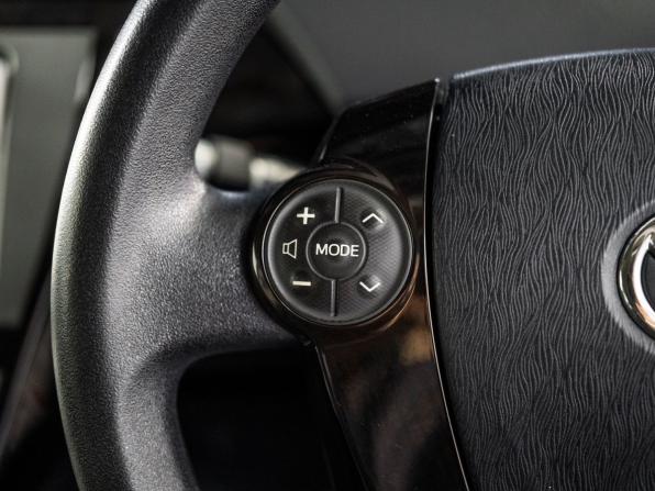 Toyota Prius III Рестайлинг (XW30) с пробегом 2014 года, цена 1 250 500 рублей, 180900 км, лифтбек, Автокод Объявления