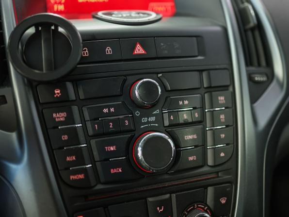 Opel Astra J Рестайлинг с пробегом 2012 года, цена 749 000 рублей, 184332 км, хэтчбек, Автокод Объявления