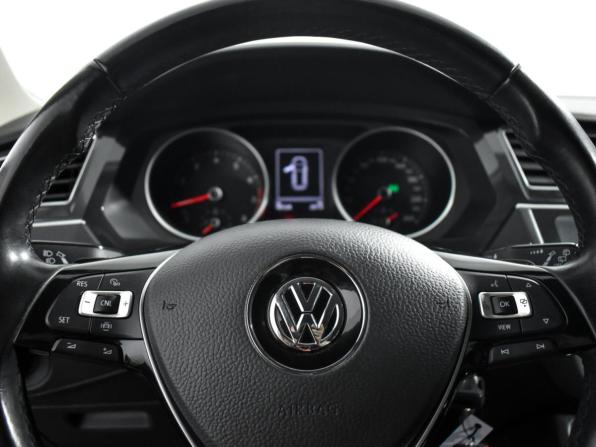 Volkswagen Tiguan II с пробегом 2018 года, цена 1 870 000 рублей, 90000 км, внедорожник, Автокод Объявления