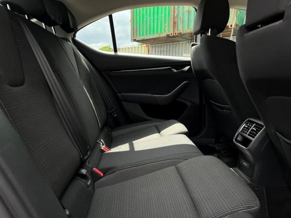 Skoda Octavia IV (A8) с пробегом 2021 года, цена 2 010 200 рублей, 105763 км, лифтбек, Автокод Объявления