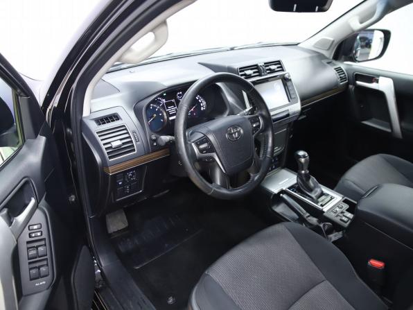 Toyota Land Cruiser Prado 150 Series Рестайлинг 2 с пробегом 2018 года, цена 5 690 000 рублей, 125936 км, внедорожник, Автокод Объявления