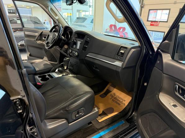 Mitsubishi Pajero IV Рестайлинг 1 с пробегом 2013 года, цена 2 164 000 рублей, 88776 км, внедорожник, Автокод Объявления