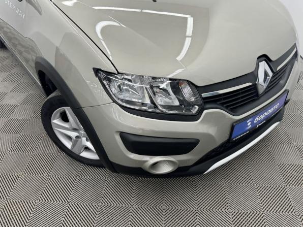 Renault Sandero II с пробегом 2017 года, цена 1 050 000 рублей, 118111 км, хэтчбек, Автокод Объявления