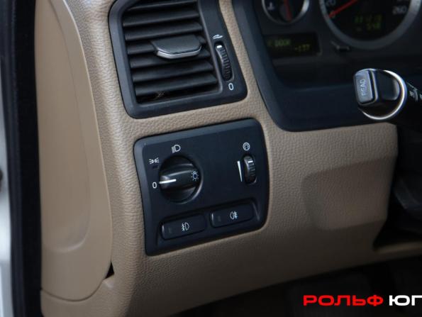 Volvo XC70 I Рестайлинг с пробегом 2006 года, цена 788 000 рублей, 331218 км, универсал, Автокод Объявления