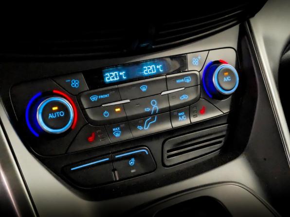 Ford Kuga II Рестайлинг с пробегом 2017 года, цена 1 490 000 рублей, 172633 км, внедорожник, Автокод Объявления