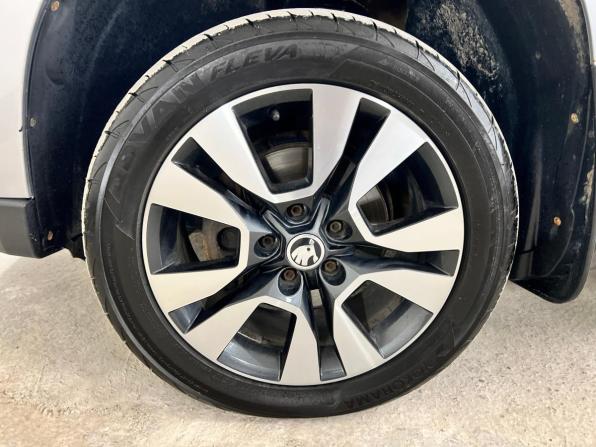 Skoda Yeti I Рестайлинг с пробегом 2015 года, цена 1 140 000 рублей, 241785 км, внедорожник, Автокод Объявления