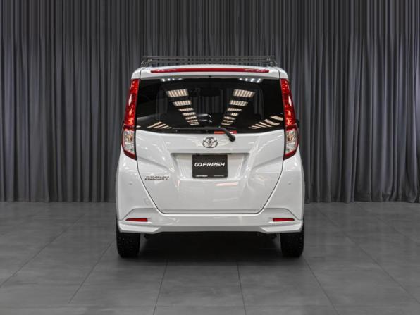 Toyota Roomy I Рестайлинг с пробегом 2022 года, цена 1 099 000 рублей, 80099 км, микровэн, Автокод Объявления