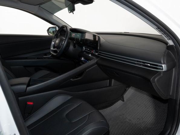 Hyundai Elantra VII (CN7) с пробегом 2023 года, цена 2 148 000 рублей, 28000 км, седан, Автокод Объявления