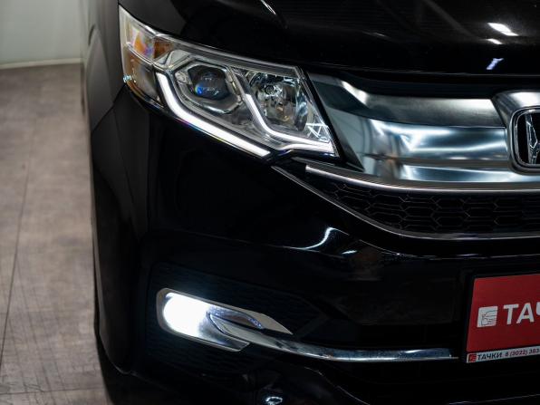 Honda Stepwgn V с пробегом 2015 года, цена 1 855 000 рублей, 76800 км, минивэн, Автокод Объявления