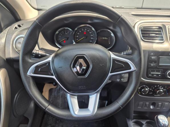 Renault Logan II Рестайлинг с пробегом 2022 года, цена 1 079 000 рублей, 117544 км, седан, Автокод Объявления