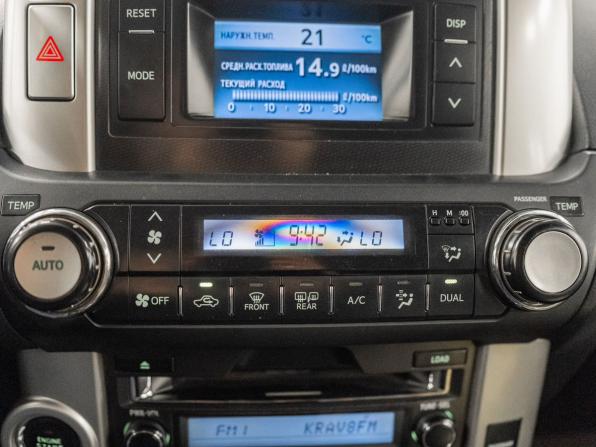 Toyota Land Cruiser Prado 150 Series с пробегом 2011 года, цена 2 890 000 рублей, 203907 км, внедорожник, Автокод Объявления