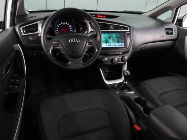 Kia Ceed II Рестайлинг с пробегом 2017 года, цена 1 299 000 рублей, 168944 км, хэтчбек, Автокод Объявления