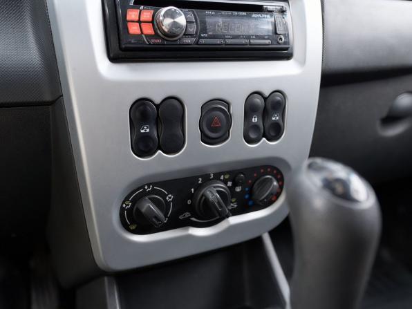 Renault Logan I Рестайлинг с пробегом 2013 года, цена 478 000 рублей, 175939 км, седан, Автокод Объявления