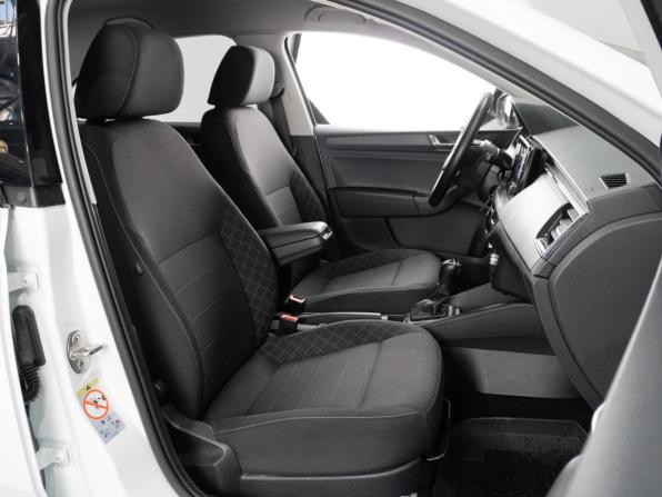 Skoda Rapid II с пробегом 2021 года, цена 1 649 000 рублей, 41892 км, лифтбек, Автокод Объявления