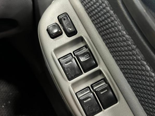 Toyota FunCargo с пробегом 2001 года, цена 459 000 рублей, 300000 км, минивэн, Автокод Объявления