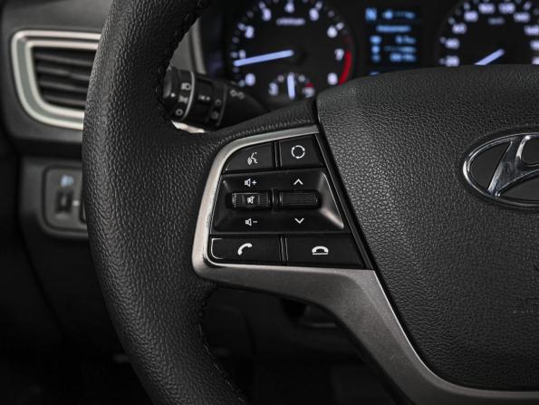 Hyundai Solaris II с пробегом 2019 года, цена 1 378 000 рублей, 106922 км, седан, Автокод Объявления