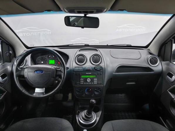 Ford Fiesta Mk5 с пробегом 2007 года, цена 395 000 рублей, 199006 км, хэтчбек, Автокод Объявления