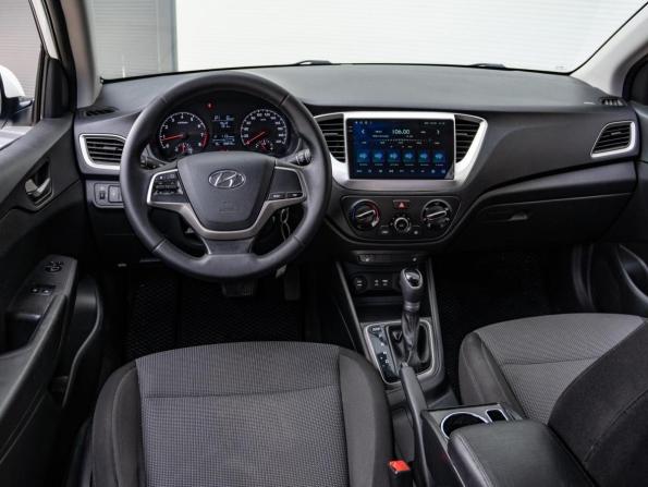 Hyundai Solaris II с пробегом 2018 года, цена 1 357 000 рублей, 188849 км, седан, Автокод Объявления