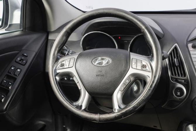 Hyundai ix35 I Рестайлинг с пробегом 2015 года, цена 1 699 000 рублей, 213000 км, внедорожник, Автокод Объявления