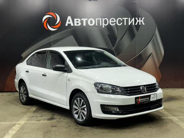 Volkswagen Polo V Рестайлинг с пробегом 2016 года, цена 950 000 рублей, 140500 км, седан, Автокод Объявления