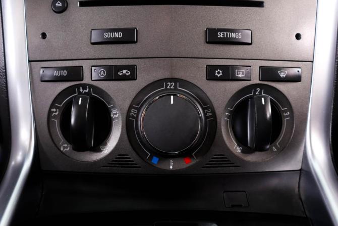 Opel Antara I Рестайлинг с пробегом 2012 года, цена 1 259 000 рублей, 190000 км, внедорожник, Автокод Объявления